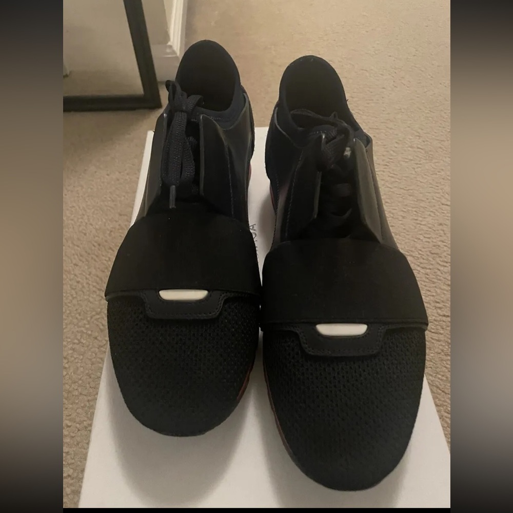 Balenciaga runners in black/red size 41EU/8US